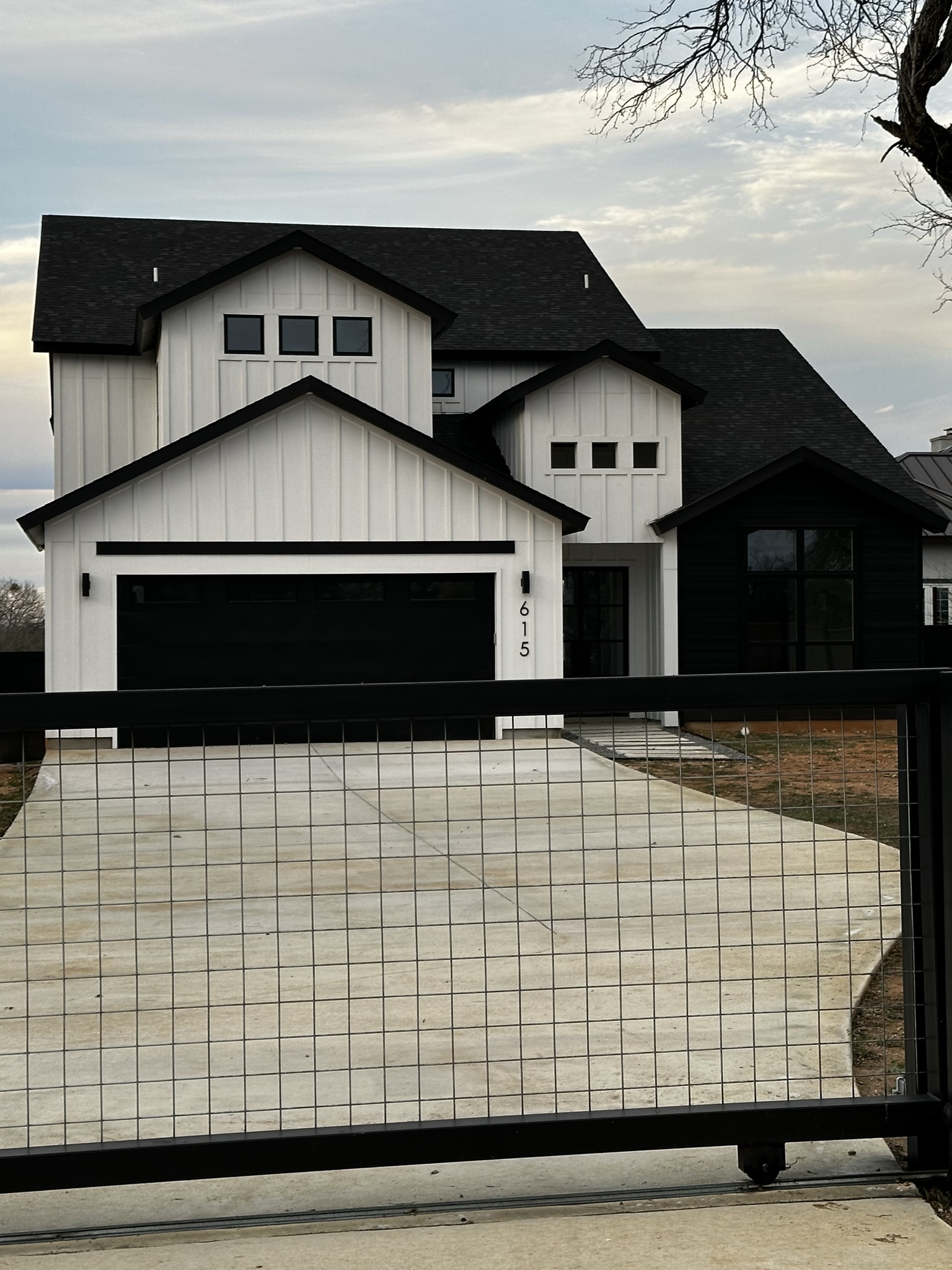 615 W Mally Blvd